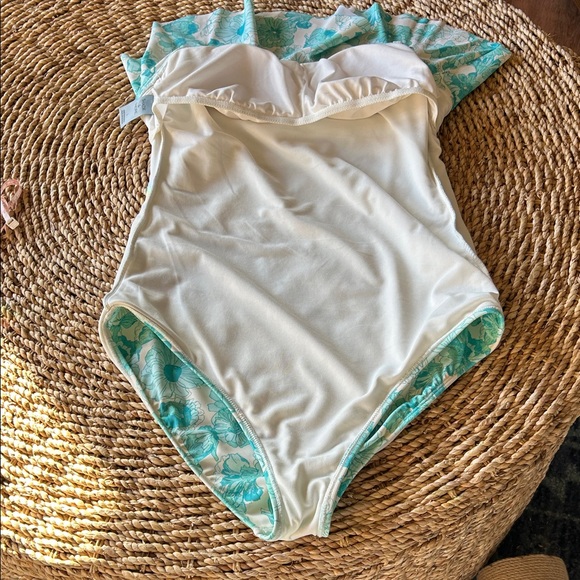 Floral Ruffle One-Piece Swimsuit - Picture 7 of 10